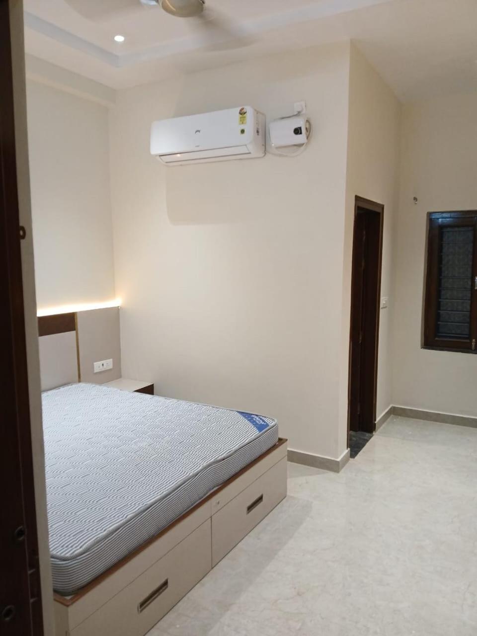 Hotel Jaipur In, Jatipura Parikrama Marg Near Mukharvind Temple Govardhan Dış mekan fotoğraf