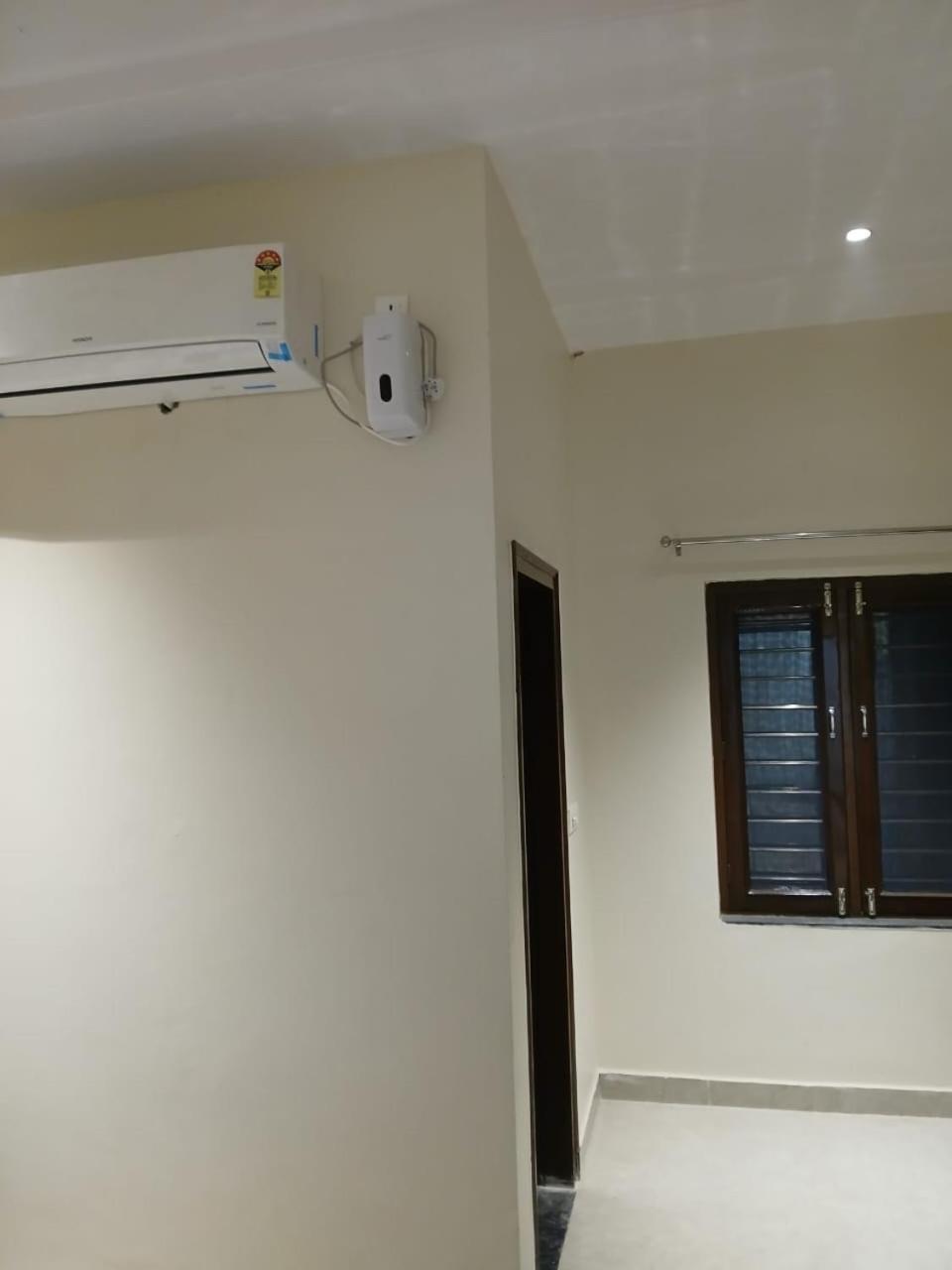 Hotel Jaipur In, Jatipura Parikrama Marg Near Mukharvind Temple Govardhan Dış mekan fotoğraf