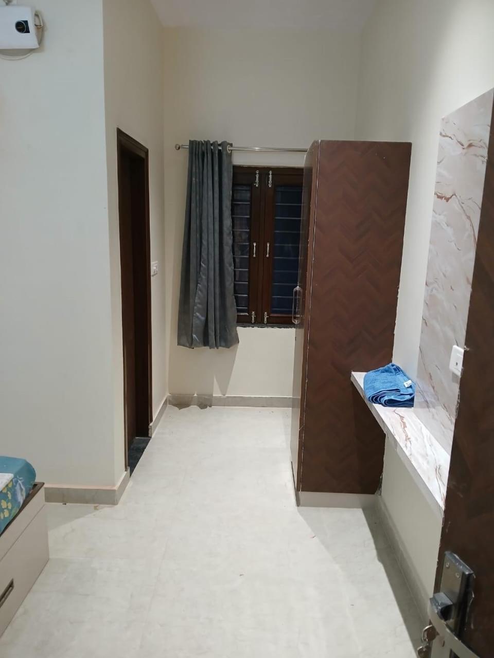 Hotel Jaipur In, Jatipura Parikrama Marg Near Mukharvind Temple Govardhan Dış mekan fotoğraf